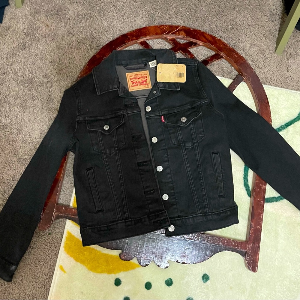 (Final Price Reduction!)NWT Levi Strauss and Co Faded Denim Jacket